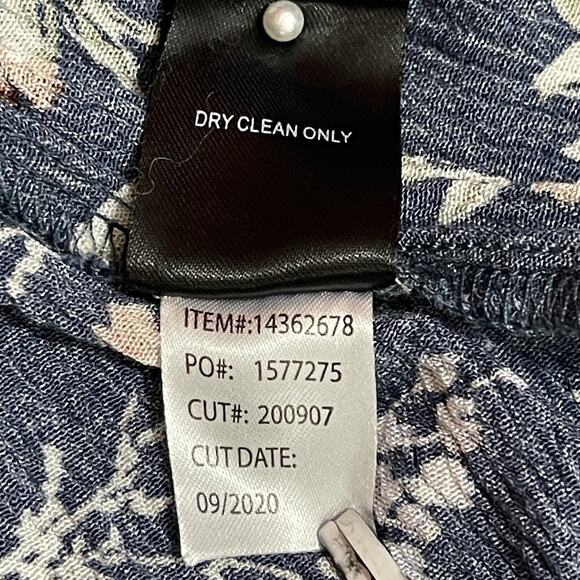 Torrid Babydoll Top Size 4X Blue Floral Gauze Crochet Trim Lace up Tassels Boho - Picture 10 of 12